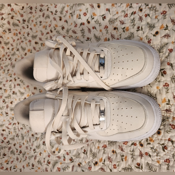 Nike Air Force 1 Off-White Sneakers  Women's Size 11 🎉HP X 3🎉 - Picture 2 of 9